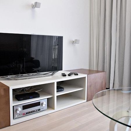 Triton Park Accommodation By P&O Serviced Apartments Varsóvia Exterior foto